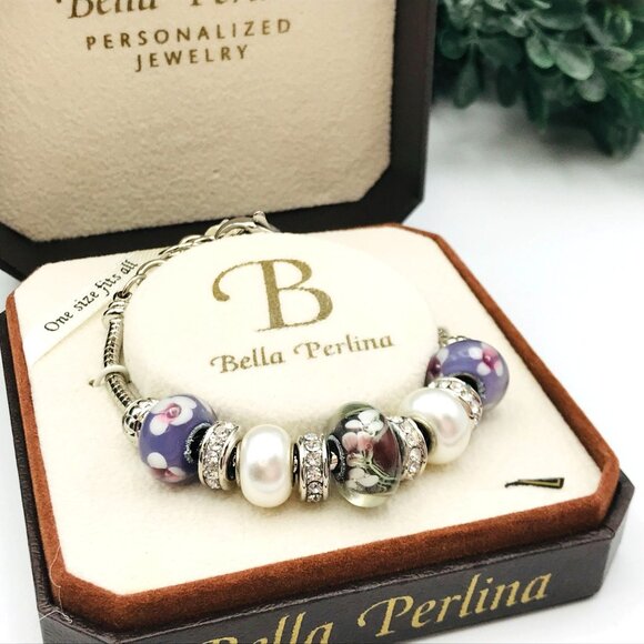 Bella Perlina Personalized Charm Bracelet With Pearls & Floral Beads In Original - Picture 1 of 6